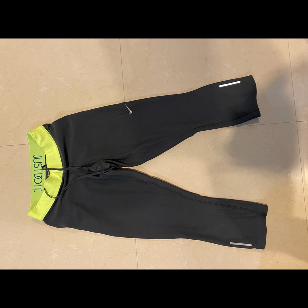 Nike capri leggings xS